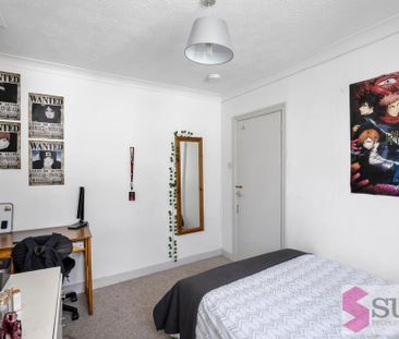 4 bedroom terraced house to rent - Photo 6