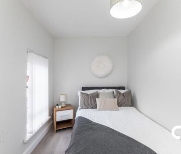 25 Cairo Street (, 6 Month Let), Belfast, BT7 1QS - Photo 4