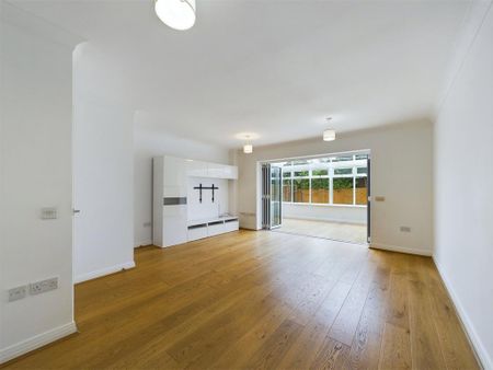 3 bedroom semi-detached house to rent - Photo 4