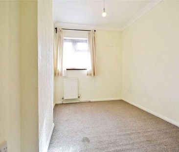 Thatches Grove, Chadwell Heath, RM6 - Photo 3