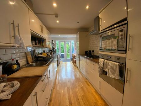 1 bedroom property to rent - Photo 4