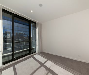Stylish Urban Living At The Eastbourne - Photo 1