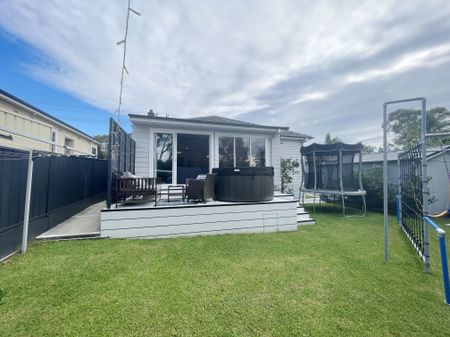 137 Grinsell Street KOTARA NSW 2289 - Photo 2