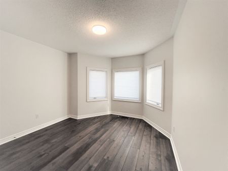 For Lease - 137 Bothwell Crescent, Newmarket, Ontario - Photo 3