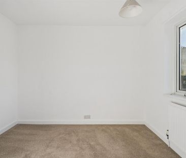 4 bedroom terraced house to rent - Photo 5