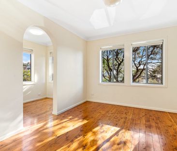 Character-Filled Art Deco Apartment with Oversized Study Space - Photo 1