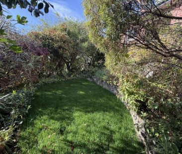 Private and spacious in Roslyn! - Photo 4