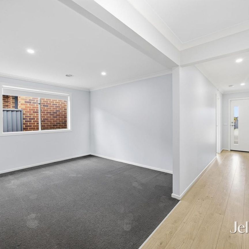 Contemporary Four Bedroom Family Home in Alfredton - Photo 1