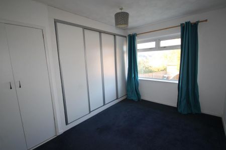 3 bedroom semi-detached house to rent - Photo 4