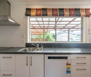 Well Presented Family Home - Photo 1