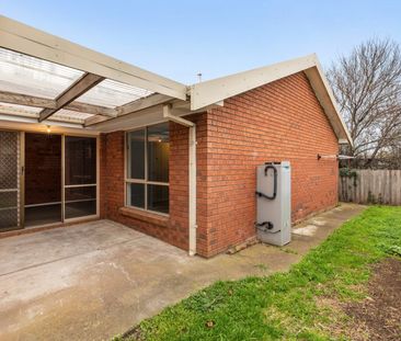 Presentable 2 bedroom unit with outdoor space and carport - Photo 6