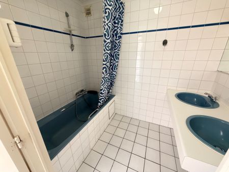 Twee- slaapkamerappartement met garage centrum Tielt. - Foto 4