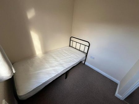 3 bedroom House To Let - Photo 5