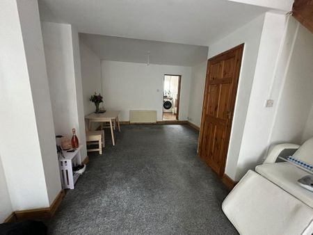 2 bedroom terraced house to rent - Photo 2