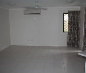 Light Filled Family Home, Quiet Street, Spacious Living and Private... - Photo 5