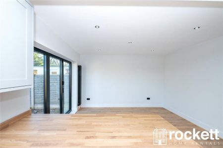 3 bedroom semi-detached house to rent - Photo 3