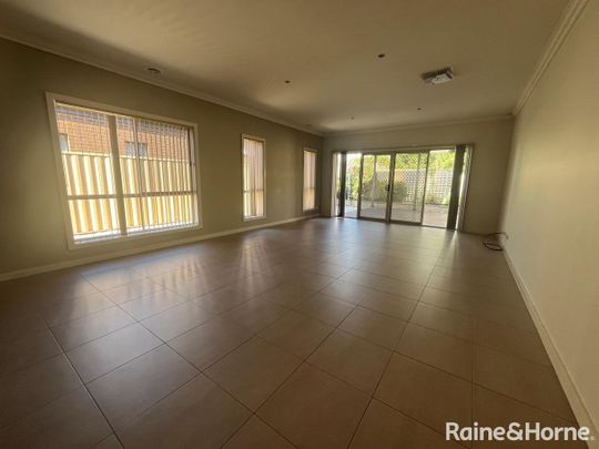 24 Westerfolds Terrace, Caroline Springs, VIC 3023 - Photo 1