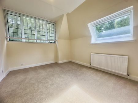 3 bedroom character property to rent - Photo 2