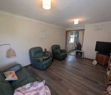 Family Home - Photo 6