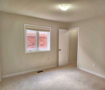For Lease - 95 Bonnieglen Farm Boulevard, Caledon, Ontario - Photo 5