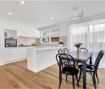 Stylish Family Home in Werribee's Coveted South Side - Photo 3