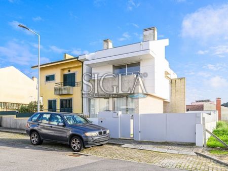 4 room luxury House for rent in Salgueiros, Vila Nova de Gaia, Distrito do Porto - Photo 4