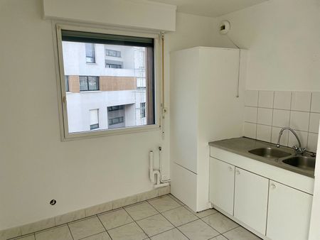 Location Appartement 4 pièces 84m² - Photo 3
