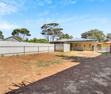 3 Kelsey Road, Salisbury North SA 5108 - Photo 4
