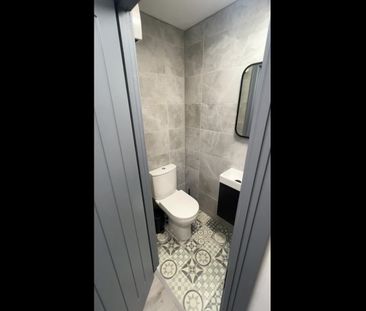 Room in a Shared House, Victoria Street, RG1 - Photo 3