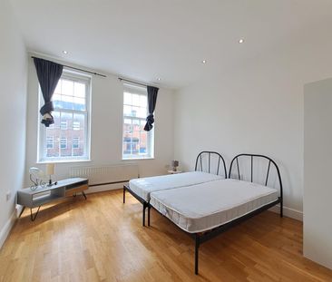 High Street, Epsom KT19, London - Photo 2