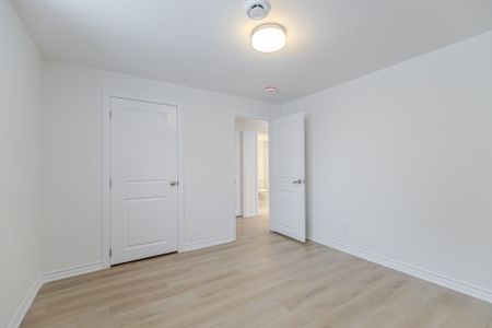 For Lease - 142 Lumen Place Unit# B, Orleans - Convent Glen and Area, Ontario - Photo 2