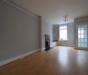 3 Bedroom Terraced To Let - Photo 2