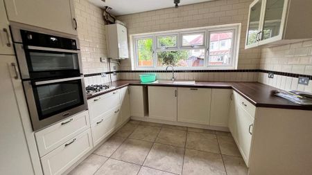 3 bedroom terraced house to rent - Photo 3