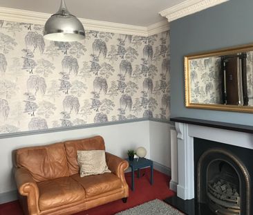 6 bedroom, 2 en-suite house - Photo 2