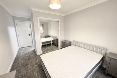 2 Bed, Flat - Photo 2