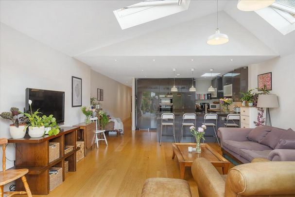 3 bedroom maisonette to rent - Photo 1