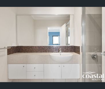 Coastal Apartment Steps from Rockingham Beach - Photo 2