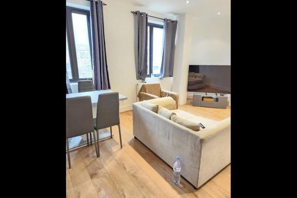 Room in a Shared Flat, Westferry Road, E14 - Photo 1