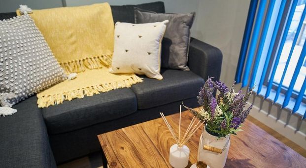 1 bedroom in a flat share to rent - Photo 1