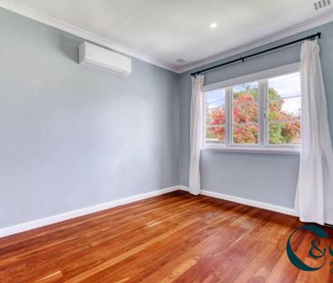 Stylish Brentwood Character Home - Photo 4