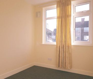 2 bedroom maisonette to rent - Photo 3