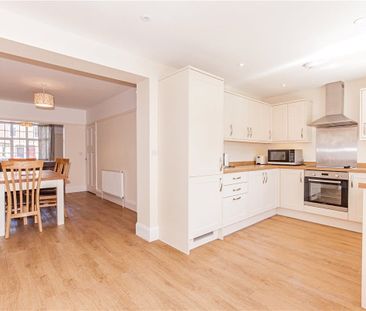 **Electricity included in rent** Three bedroom unfurnished house in... - Photo 6