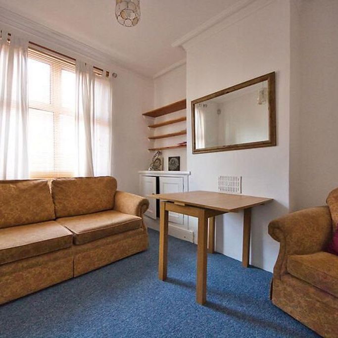 4 bedroom terraced house to rent - Photo 1