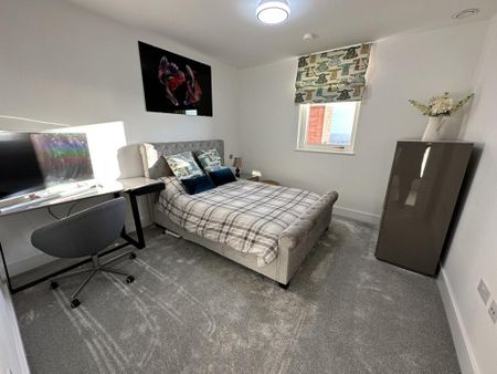 3 bedroom penthouse to rent - Photo 4