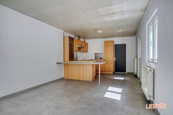 Instapklare woning met 3 SLKS, garage én grote zonnige tuin! - Photo 1