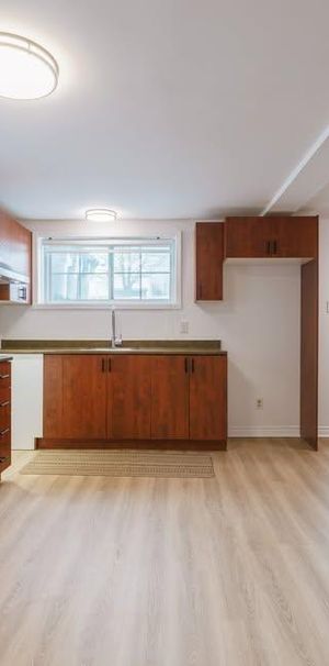 Très grand appartement de 1 chambre à coucher avec bureau fermé, situé à Blainville, disponible dès le 1er juillet. Animaux acceptés. - Photo 1