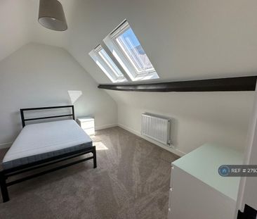 1 bedroom in a house share to rent - Photo 4