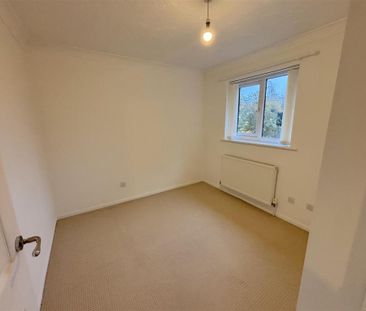 3 bedroom end of terrace house to rent - Photo 6