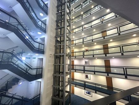 1 bedroom Flat To Let - Photo 2