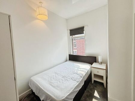 3 bedroom terraced house to rent - Photo 3